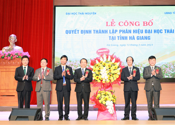 Công bố quyết định thành lập Phân hiệu Đại học Thái Nguyên tại Hà Giang - 8