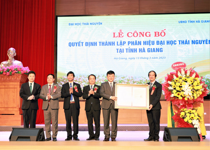 Công bố quyết định thành lập Phân hiệu Đại học Thái Nguyên tại Hà Giang - 6