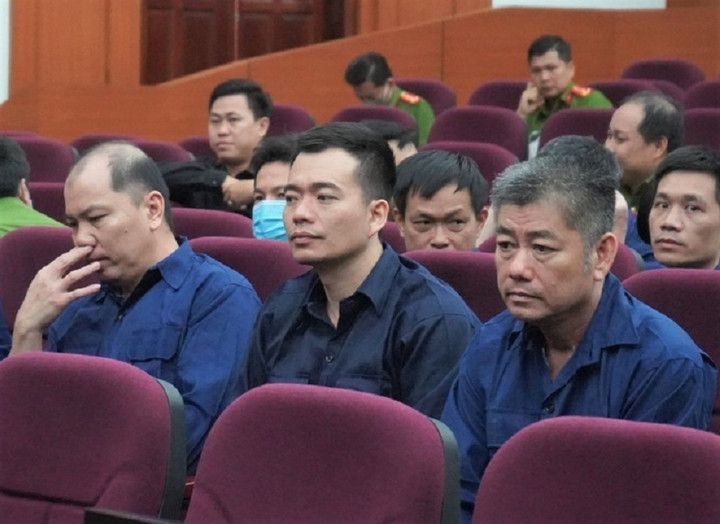 Hoãn xử phúc thẩm vụ buôn lậu 200 triệu lít xăng - 2