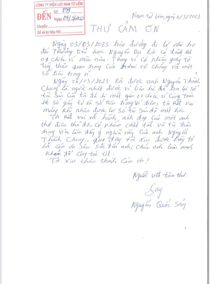 Nhặt được đồ rơi, nhân viên Điện lực Nam Từ Liêm trả lại cho người bị mất - 2