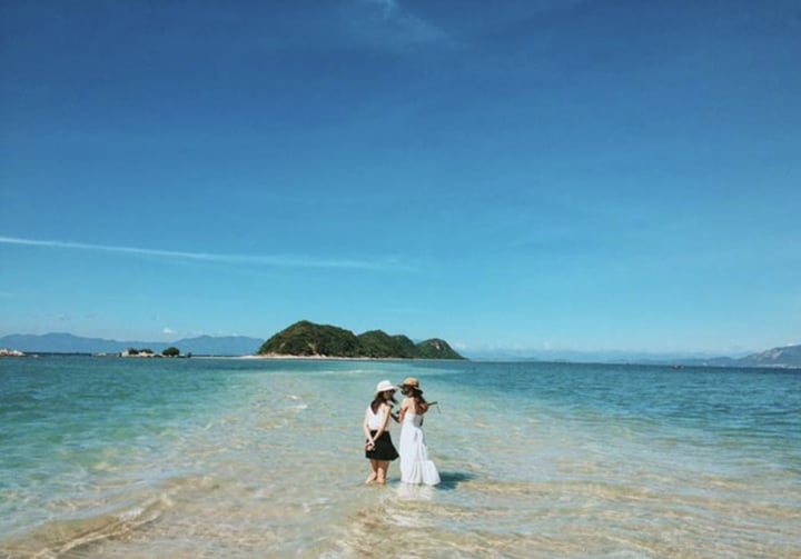 8 bãi tắm biển đẹp tuyệt vời nhất nước Việt Nam nên lên đường nhập hè này - 6