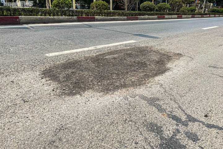 Cuộn thép rơi đè nát xe con: 'Tiếng rầm như động đất mà tài xế không hay biết' - 4