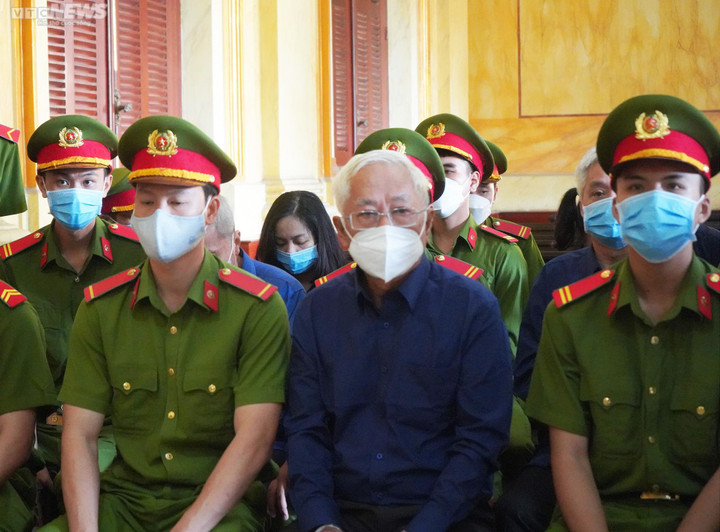 Cựu TGĐ Đông Á Bank khai ký hợp đồng cho vay nghìn tỷ nhưng không công chứng - 1