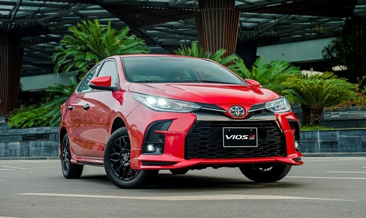 Top 10 xe bán chạy tháng 2: Mitsubishi Xpander bứt phá - 11