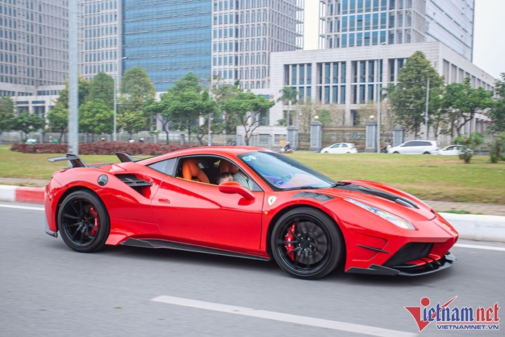 Chiêm ngưỡng dàn siêu xe trị giá trăm tỷ dạo phố ở Hà Nội - 2