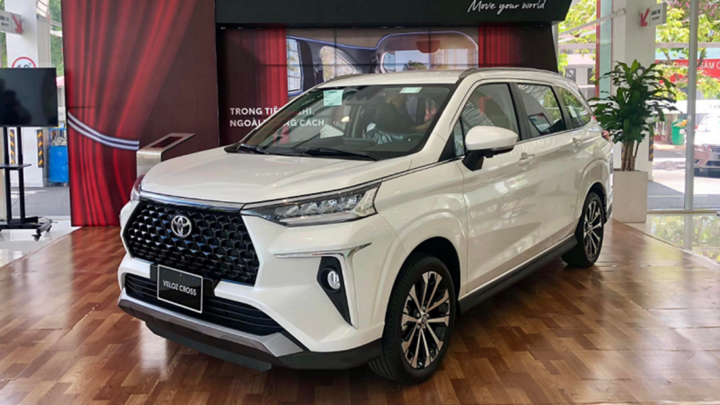 Top 10 xe bán chạy tháng 2: Mitsubishi Xpander bứt phá - 9