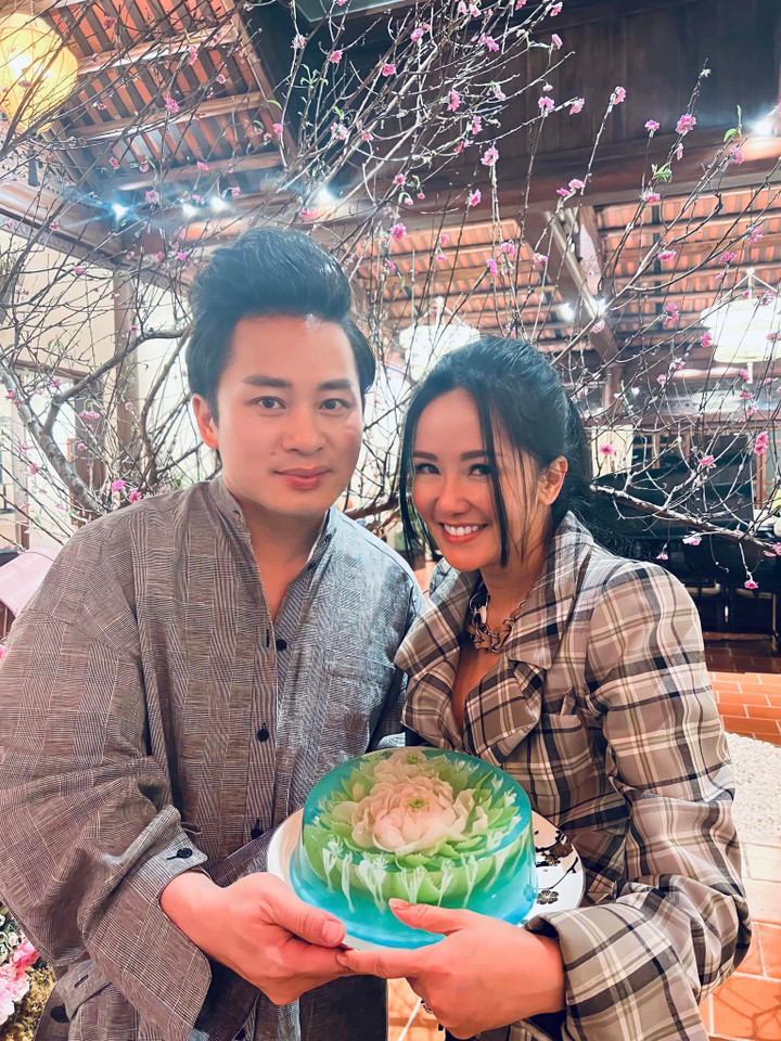 Sao Việt 16/3: Hồng Nhung trẻ đẹp tuổi 53, Bình Tinh nhớ ba nuôi Vũ Linh - 2