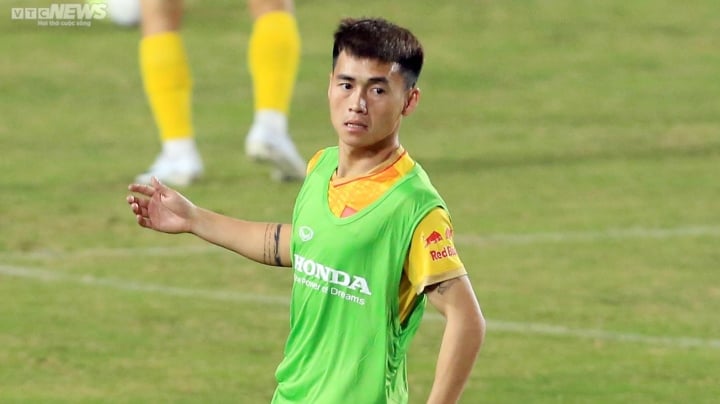 Cảnh éo le của cầu thủ U23 Việt Nam: HLV Troussier loại, CLB không ký hợp đồng - 1