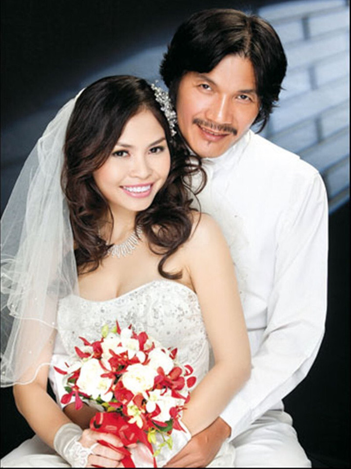 Diễn viên Công Ninh làm cha ở tuổi 51, viên mãn bên vợ kém 21 tuổi - 4