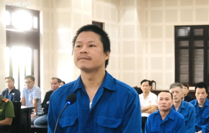 Cựu công an cầm đầu đường dây tráo sổ đỏ, chiếm đoạt hơn 6 tỷ đồng - 1