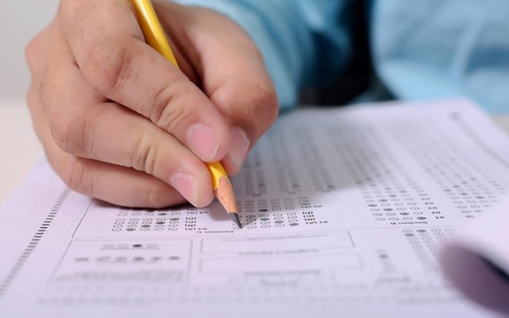 Bộ GD&ĐT yêu cầu giải quyết dứt điểm lùm xùm chứng chỉ Aptis - 1