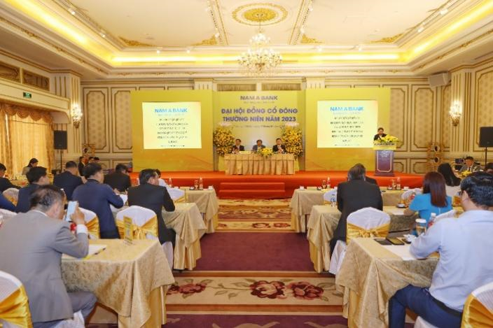 Nam A Bank niêm yết trên sàn HNX hoặc HOSE và mở rộng chi nhánh tại nước ngoài - 1