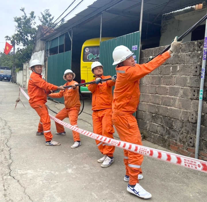 EVNHANOI nỗ lực cung ứng điện an toàn, liên tục và ổn định - 1