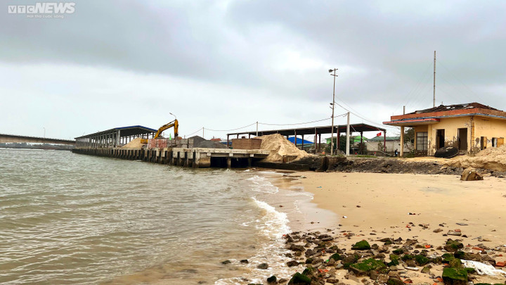 Chi trăm tỷ để nâng cấp, các cảng cá lớn ở Huế và Quảng Trị hoạt động ra sao? - 1