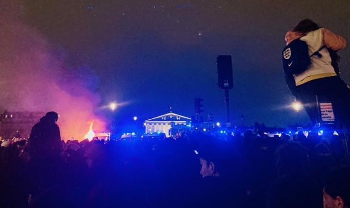 Căng thẳng, bạo động tiếp tục leo thang tại Pháp vì cải cách hưu trí - 1