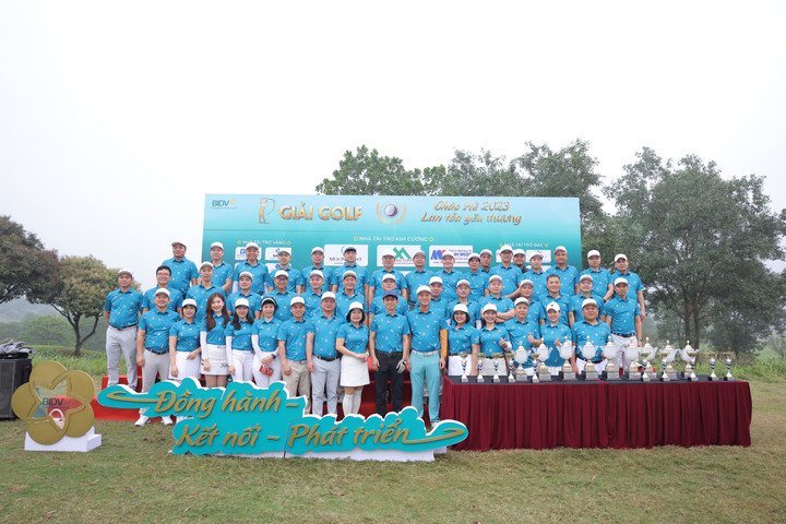 Giải Golf Chào hè 2023: Tặng 1 tỷ đồng cho trẻ em có hoàn cảnh đặc biệt - 1