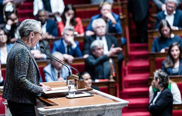Quốc hội Pháp hôm nay bỏ phiếu bất tín nhiệm chính phủ - 1