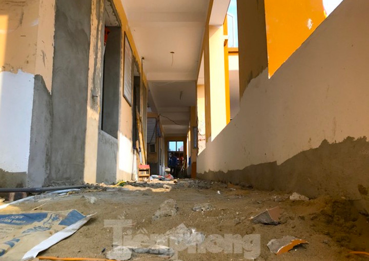 Trụ sở xã ở Nghệ An đang khang trang nhưng bị đập đi, sửa để quay hướng - 9