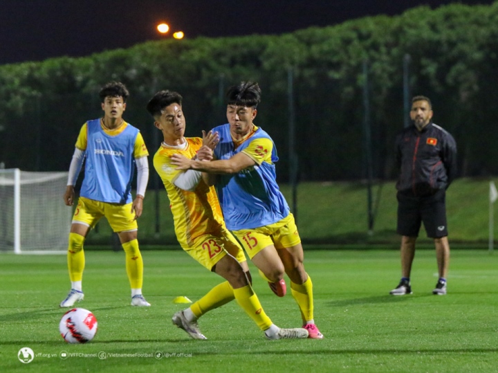 HLV Troussier chọn 5 đội trưởng cho U23 Việt Nam - 1