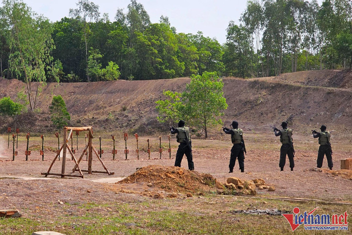 Bên trong 'lò luyện' của lực lượng chống khủng bố đầu tiên ở Việt Nam - 10