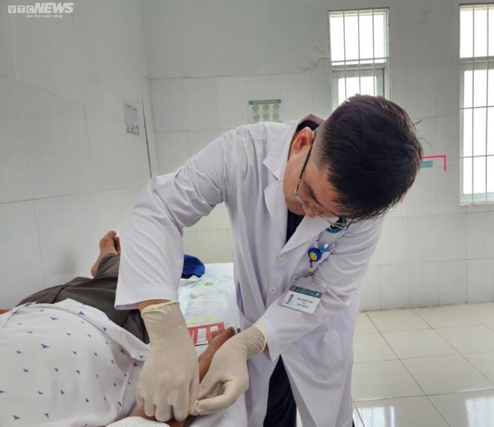 Đưa phương pháp cấy chỉ đến xã đảo Thạnh An, TP.HCM - 1