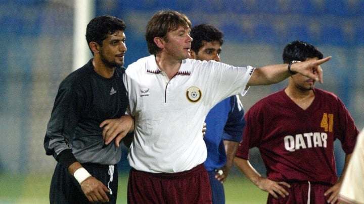 Ký ức buồn của HLV Troussier ở Qatar: Bất đồng với cầu thủ, mất việc sau 1 năm - 1
