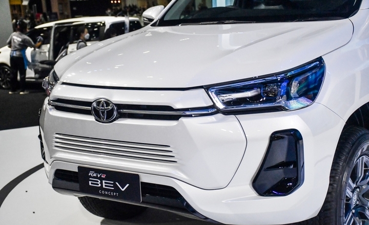 Xem trước thiết kế bản chạy điện của Toyota Hilux - 8