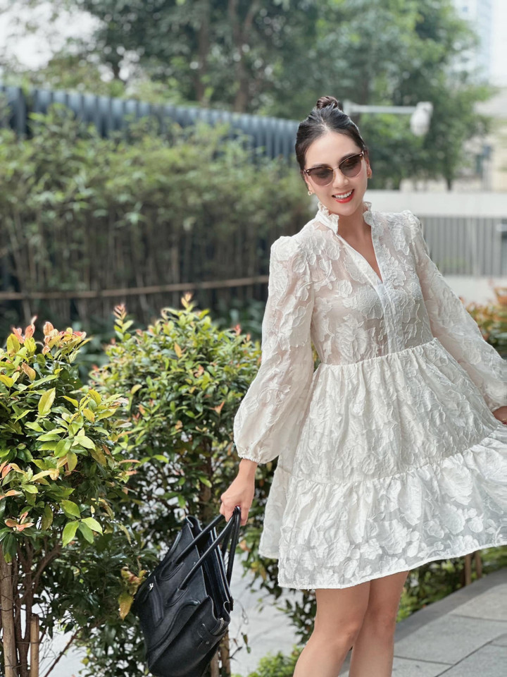 Sao Việt 24/3: Văn Mai Hương tươi tắn khoe ảnh đời thường sau nghi vấn 'dao kéo' - 11