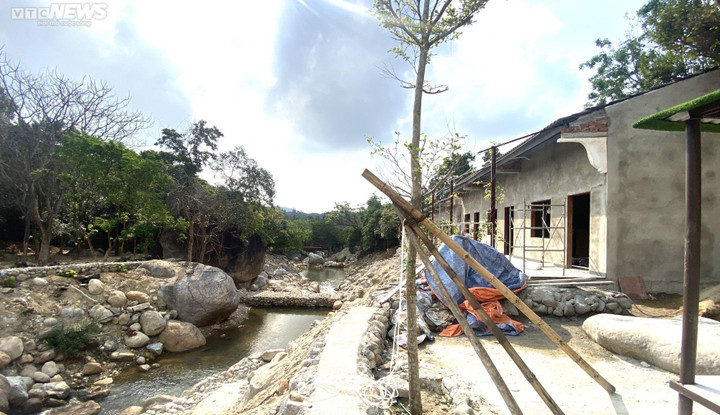 Đua nhau xây đập chặn dòng băm nát suối Lương để làm du lịch sinh thái - 9