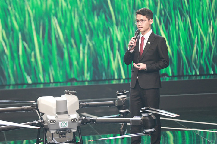 Trao giải 10 Gương mặt trẻ Việt Nam tiêu biểu năm 2022 - 2