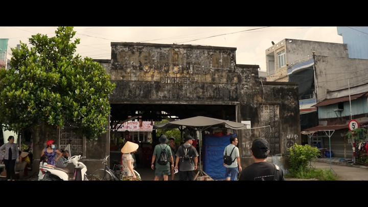 Bất ngờ với cách Lý Hải xử lý bối cảnh tiền tỷ trong Lật mặt 6 - 2