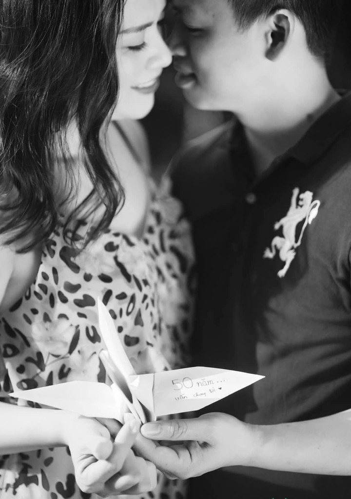 Nguyệt 'Phía trước là bầu trời' khoe ảnh cưới chụp 15 năm trước - 6