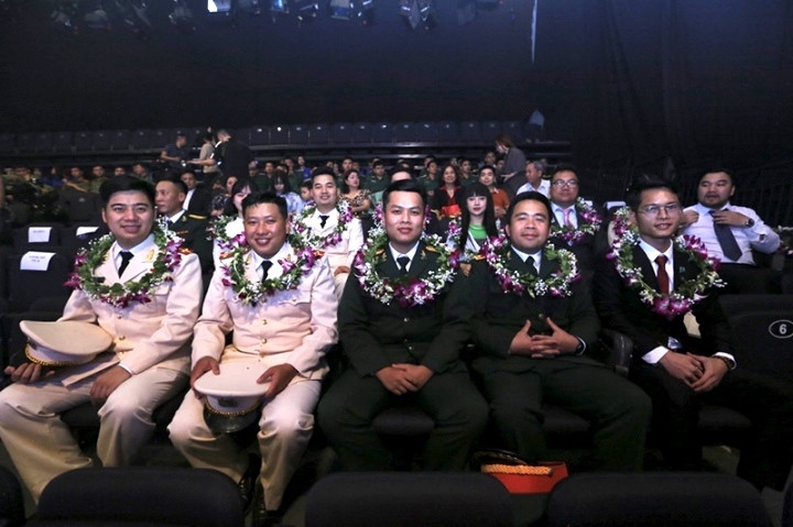 Trao giải 10 Gương mặt trẻ Việt Nam tiêu biểu năm 2022 - 1