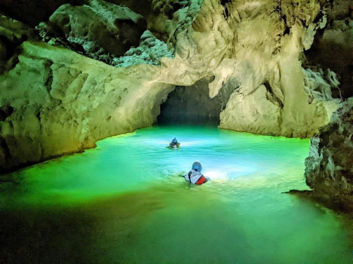 Phát hiện hang động nguyên sơ dài hơn 3,3km ở Quảng Bình - 1