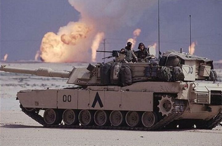Mỹ tự tin M1A1 có thể đánh bại xe tăng của Nga - 1