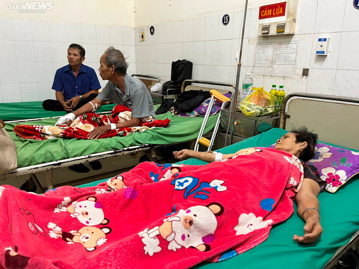 Nạn nhân kể khoảnh khắc xe đầu kéo đâm sập nhà, khiến 6 người bị thương - 1