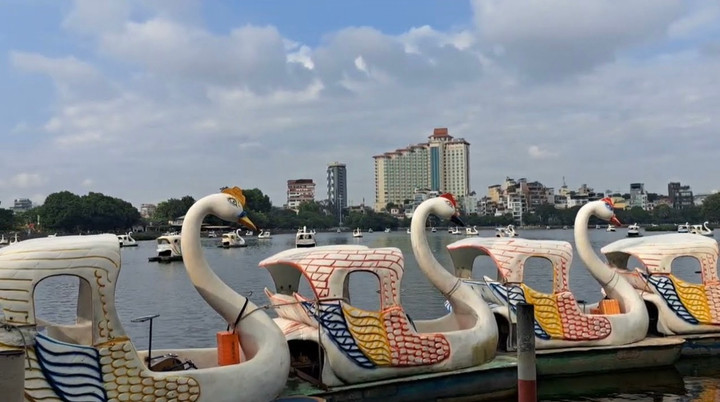 Những điểm vui chơi vào buổi tối không nên bỏ qua ở Hà Nội - 2