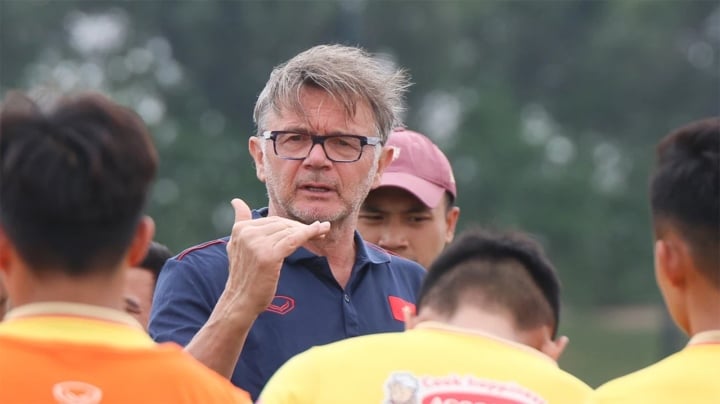 HLV Troussier điều chỉnh lối chơi, U23 Việt Nam quyết thắng U23 Kyrgyzstan - 1