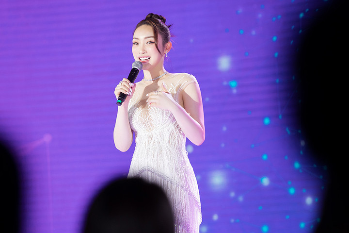 'Cặp mẹ bỉm quyến rũ nhất showbiz' Bảo Thy - Lý Thuỳ Chang đọ sắc - 3