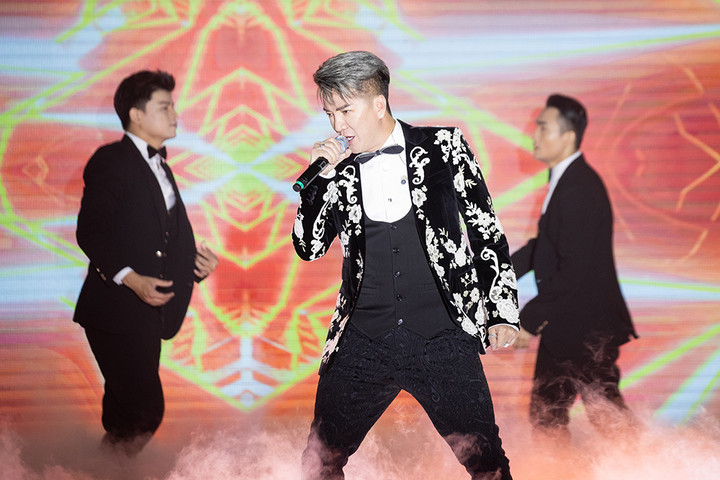 Mr Đàm: Nhờ chăm chút và công nghệ làm đẹp, tôi giữ được ngoại hình bảnh bao - 1