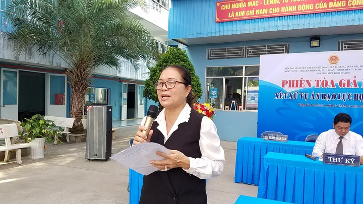 Giáo dục pháp luật cho học sinh ở TP.HCM qua phiên tòa giả định - 2