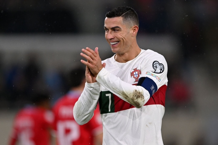Ronaldo ghi cú đúp, Bồ Đào Nha thắng đậm Luxembourg - 1