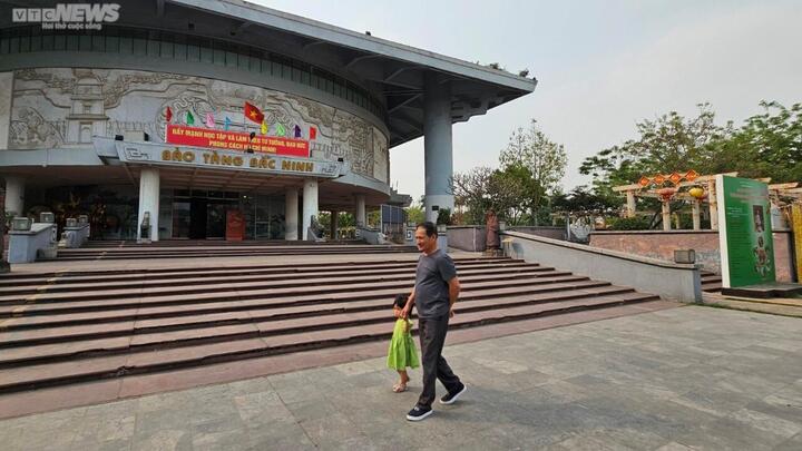Bảo tàng tỉnh Bắc Ninh xuống cấp, mái nhà tốc nhiều năm vẫn chưa được sửa chữa - 13