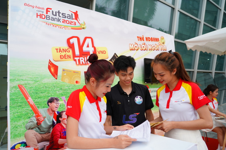 Giải Futsal HDBank 2023: 'Sút' ra thế giới - 3