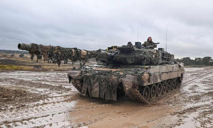 Thủ tướng Đức xác nhận đã gửi xe tăng Leopard 2 cho Ukraine - 1