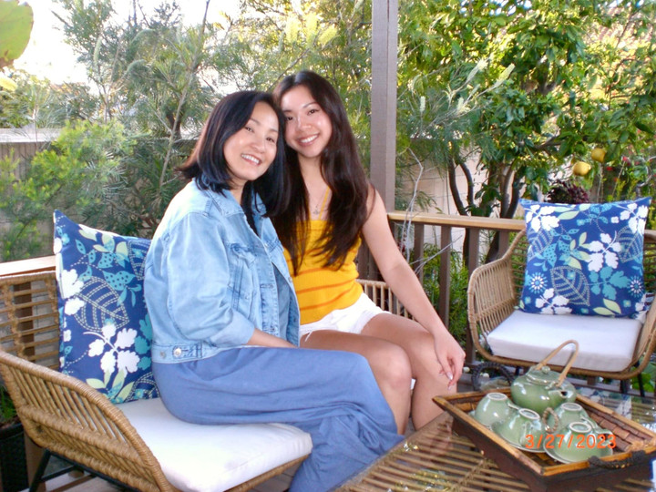 Sao Việt 30/3: Chí Trung sang Mỹ cùng bạn gái, Hồng Đào khoe con gái yêu - 6