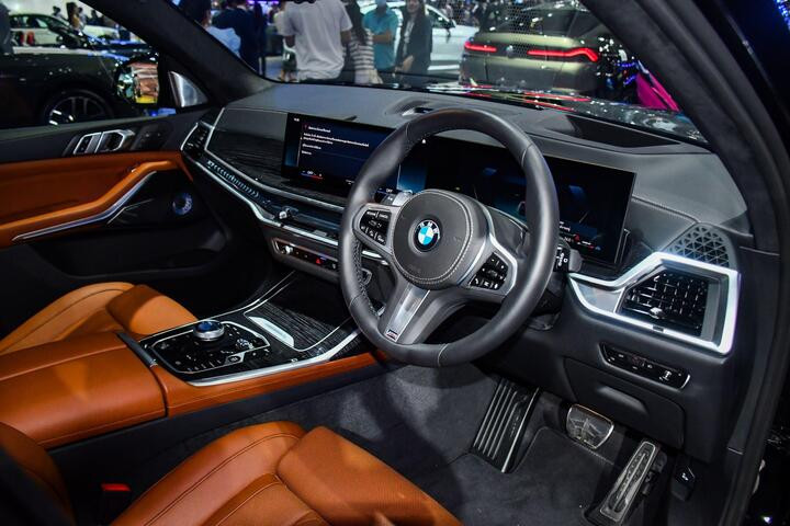 Chi tiết BMW X7 2023 tại Thái Lan, cận kề ngày về Việt Nam - 7