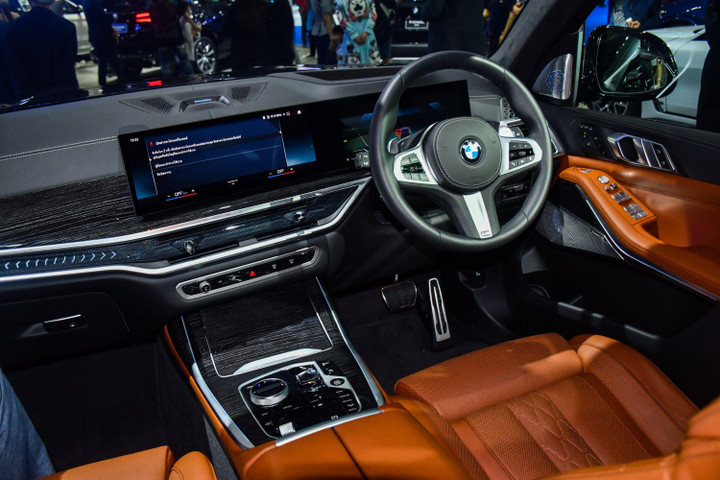 Chi tiết BMW X7 2023 tại Thái Lan, cận kề ngày về Việt Nam - 6