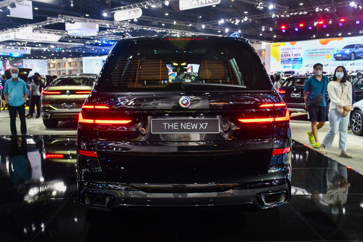 Chi tiết BMW X7 2023 tại Thái Lan, cận kề ngày về Việt Nam - 4