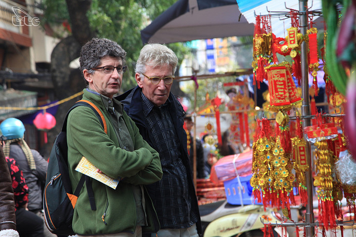 Gần 2,7 triệu lượt khách quốc tế đến Việt Nam - 1